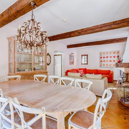 Villa Spacious With Heated Pool In Sainte-maxime