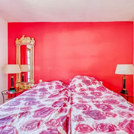 Spacious With Heated Pool In Sainte-maxime Villa