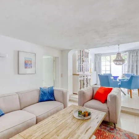 Spacious With Heated Pool In Sainte-maxime *