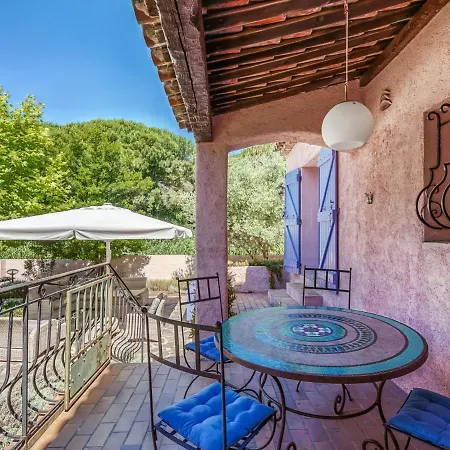 Spacious With Heated Pool In Sainte-maxime