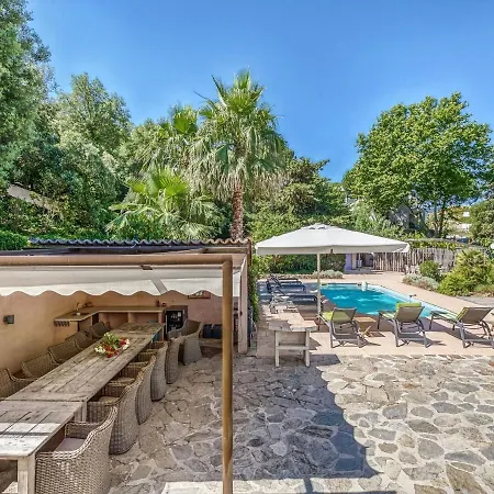 Villa Spacious With Heated Pool In Sainte-maxime Sainte-Maxime