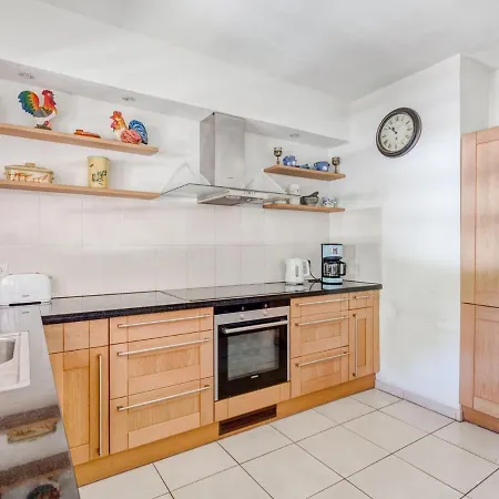 Villa Spacious With Heated Pool In Sainte-maxime *