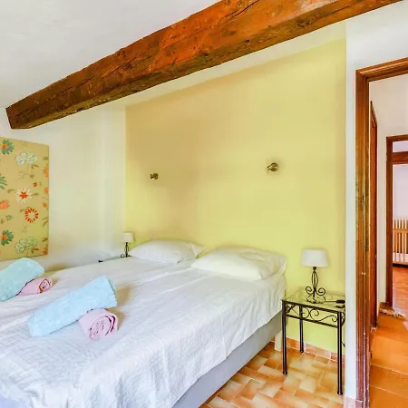 Spacious With Heated Pool In Sainte-maxime Villa
