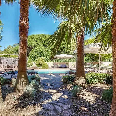 Spacious With Heated Pool In Sainte-maxime *